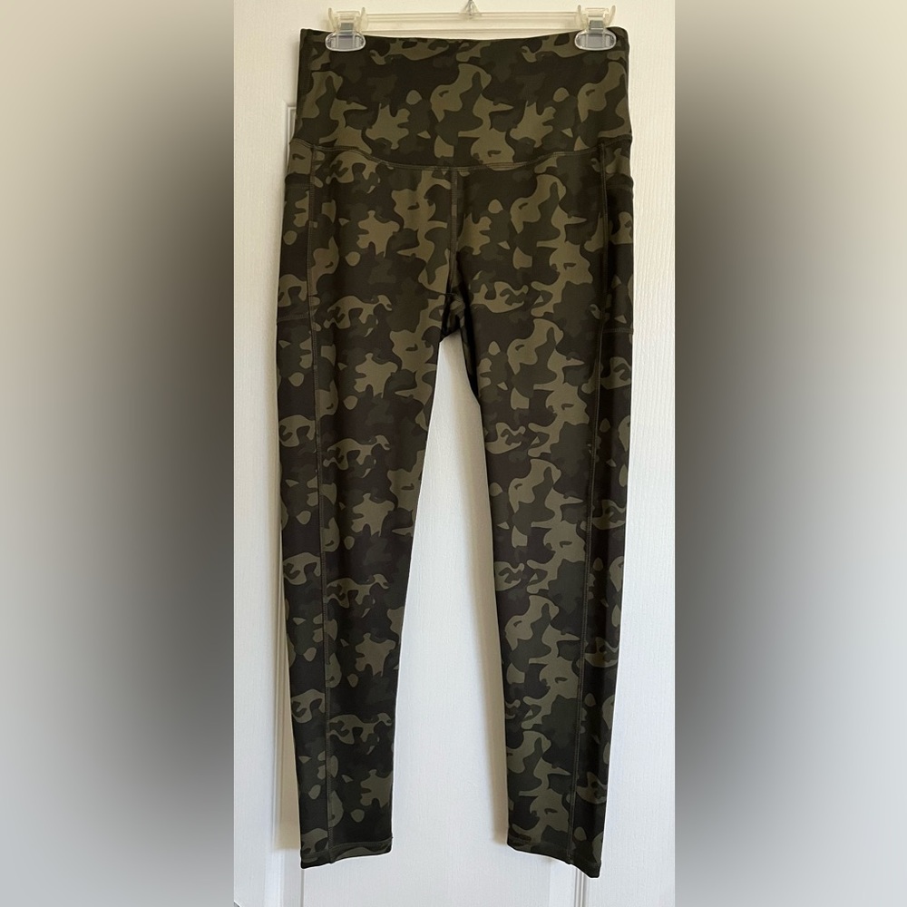 Leggings, Camo print, Ankle Length, Size Large, med>high waist.
